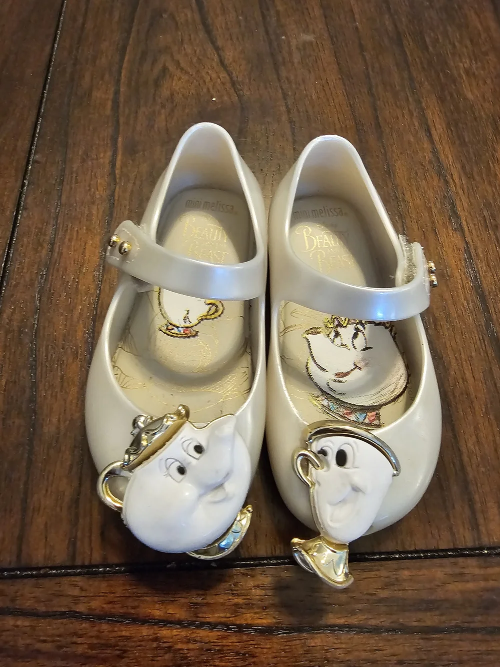 Mini Melissa Ivory Mary Jane Shoes with Mrs. Potts & Chip Charms